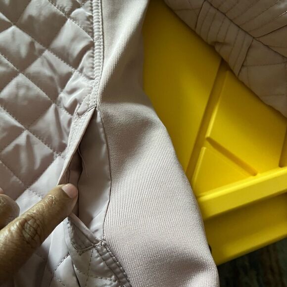 Girls quilted jacket with hood and zipper closure with snaps and pockets - Picture 7 of 9